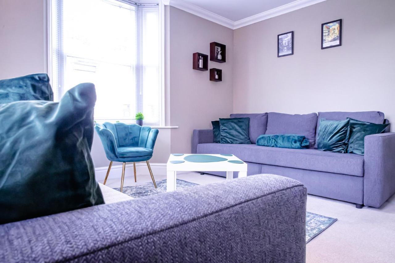 Lord Street - 2 Beautiful Apartments - Sleep Up To 14 Guests - By Rework Accommodation Честер Экстерьер фото
