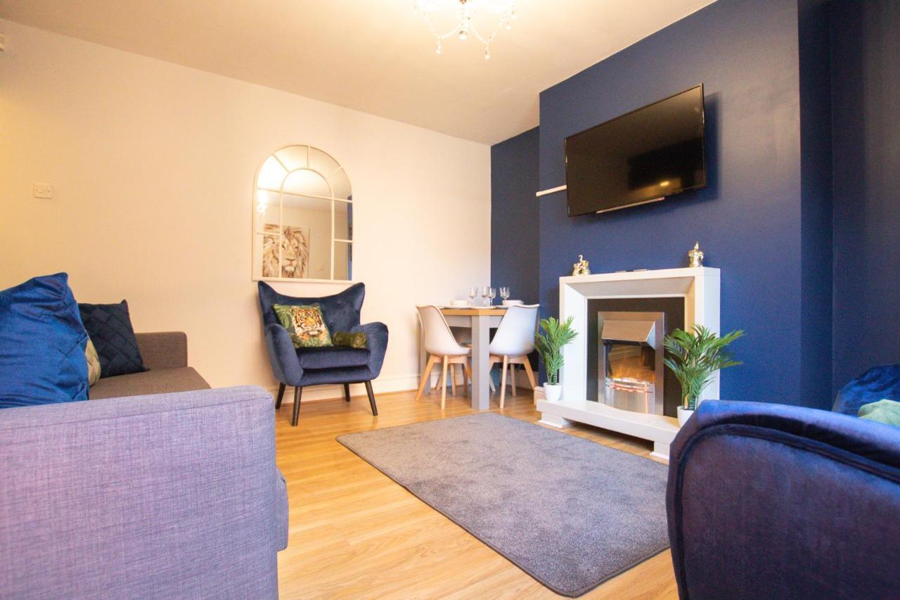Lord Street - 2 Beautiful Apartments - Sleep Up To 14 Guests - By Rework Accommodation Честер Экстерьер фото