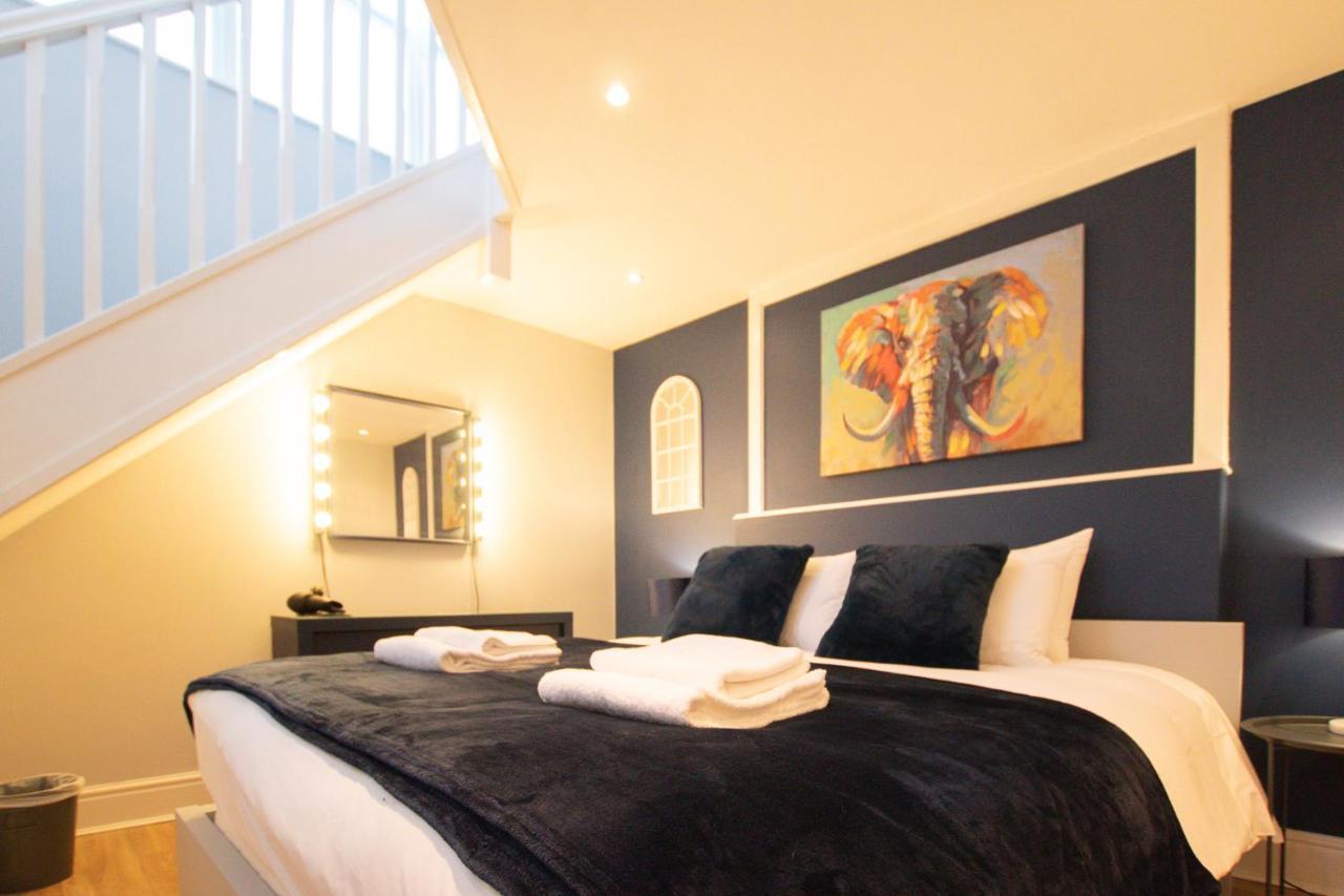 Lord Street - 2 Beautiful Apartments - Sleep Up To 14 Guests - By Rework Accommodation Честер Экстерьер фото