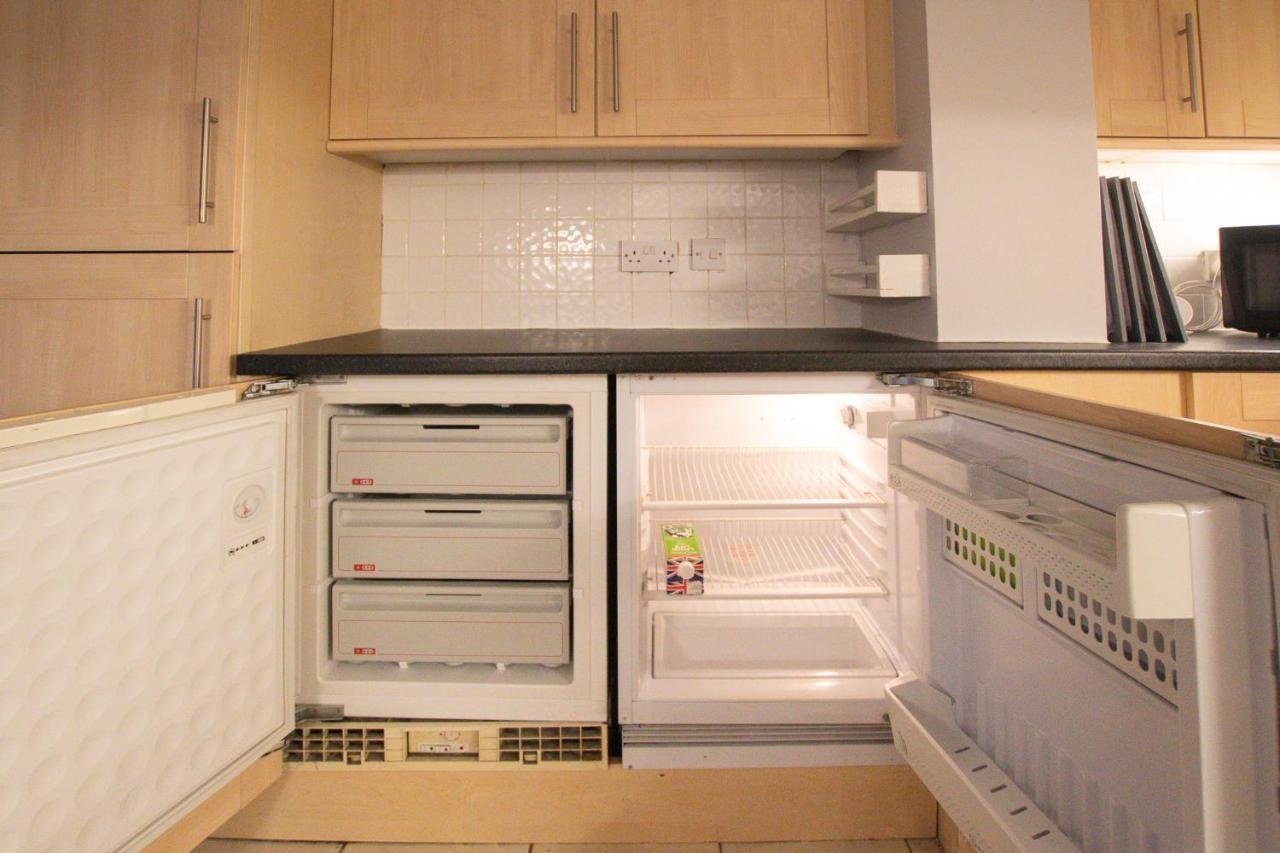 Lord Street - 2 Beautiful Apartments - Sleep Up To 14 Guests - By Rework Accommodation Честер Экстерьер фото