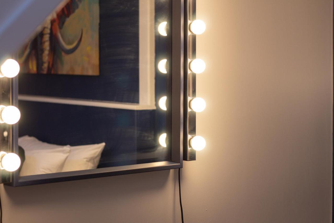 Lord Street - 2 Beautiful Apartments - Sleep Up To 14 Guests - By Rework Accommodation Честер Экстерьер фото