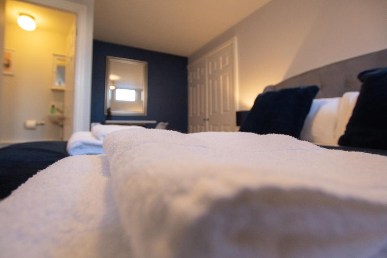 Lord Street - 2 Beautiful Apartments - Sleep Up To 14 Guests - By Rework Accommodation Честер Экстерьер фото
