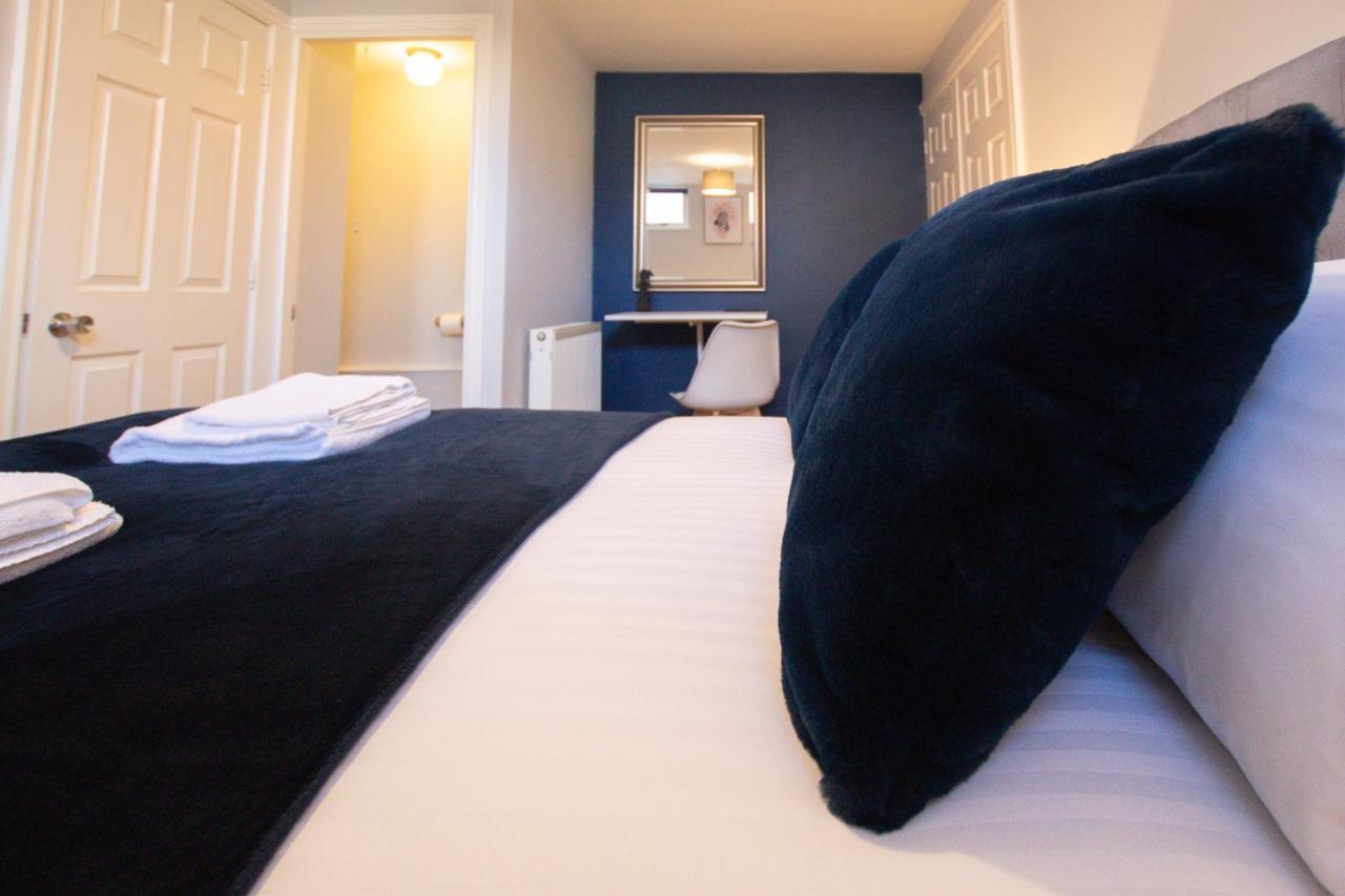 Lord Street - 2 Beautiful Apartments - Sleep Up To 14 Guests - By Rework Accommodation Честер Экстерьер фото