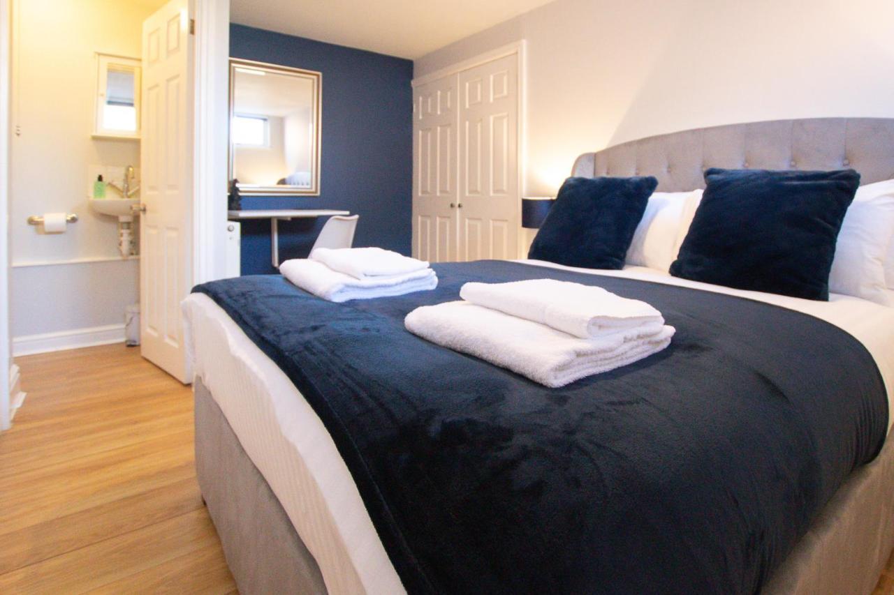 Lord Street - 2 Beautiful Apartments - Sleep Up To 14 Guests - By Rework Accommodation Честер Экстерьер фото
