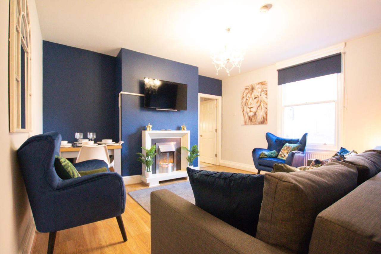 Lord Street - 2 Beautiful Apartments - Sleep Up To 14 Guests - By Rework Accommodation Честер Экстерьер фото